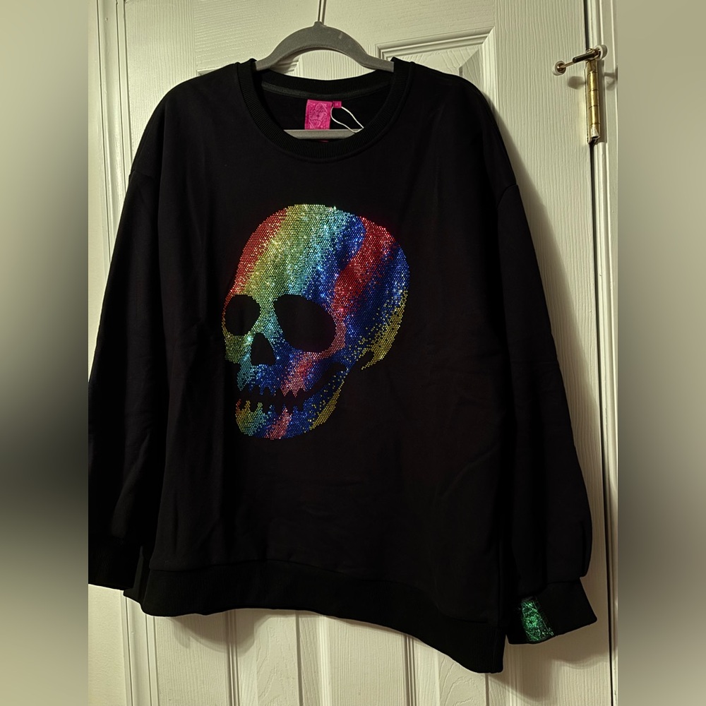 BNWT queen of sparkles Black Sweatshirt with Rainbow Sequin Skull size Medium